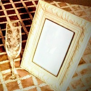 The Lenox Portrait Gallery frame